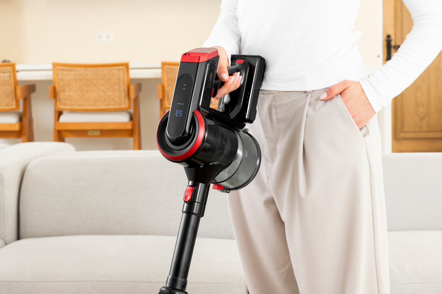 AG Steelstofzuiger. Obsidian Red.